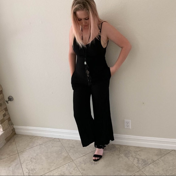 SOLD ELAN V-Neck Boho Jumpsuit With Pockets Black - Picture 6 of 8